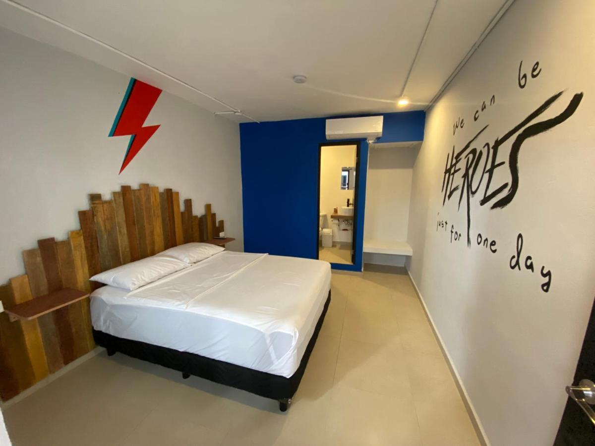 Why Not Rooftop Party Hostel Playa del Carmen Ngoại thất bức ảnh